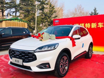 福特銳際&hellip;悅享款&hellip;能發(fā)這款的儀表和大燈的圖片給我看嗎?謝謝