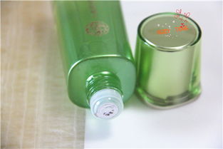abbytong點(diǎn)評(píng)水嫩精純明星美肌水 極致水潤(rùn)體驗(yàn)，重現(xiàn)明星光彩